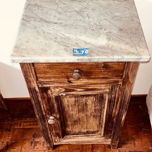 Mesa de Luz Antigua con Cajón, Puerta y Mármol - imagen 2