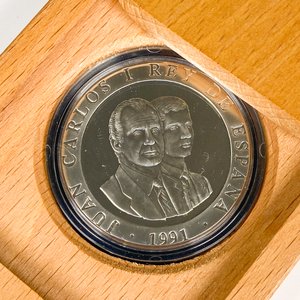 Moneda de 2000 Pesetas de España, Visita del Rey Juan Carlos I, 1991, Estuche de Madera - imagen 3