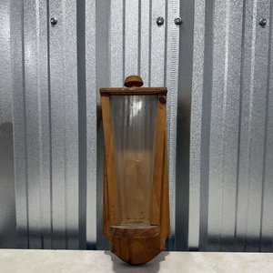 Lote anterior: Exhibidor de Pared para Botellas en Madera con Dosificador
