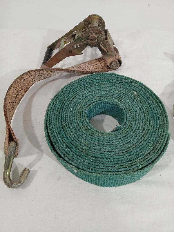 Lote de 2 Catracas Usadas con Cintas de Amarre