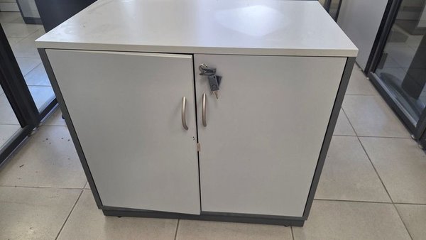 Archivador Gris con Puertas y Llave - imagen 1