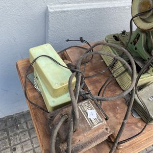 Máquina de Coser Elgin Antigua con Pedal y Motor - imagen 6