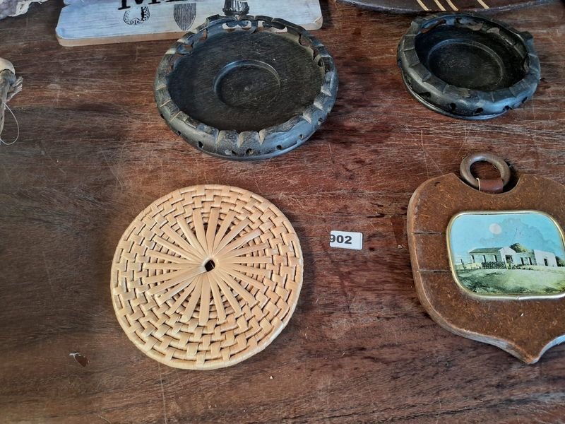 Objetos de mimbre y madera para decoración y uso doméstico - imagen 13