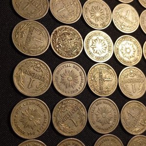 Lote anterior: 70 Monedas de Uruguay: 1901 y 1909