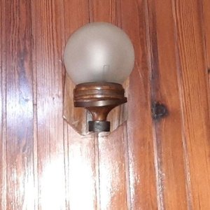 Lote anterior: Aplique de Pared en Madera con Bola de Vidrio