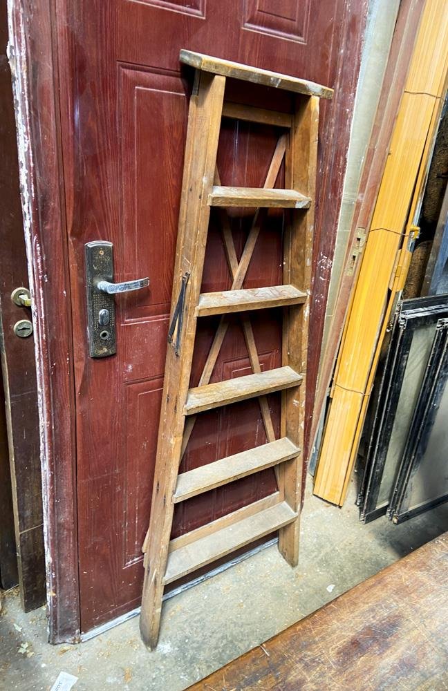 Escalera de Madera Plegable de Dos Hojas