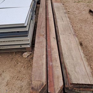 Lote siguiente: 5 Vigas de Curupay para Construcción