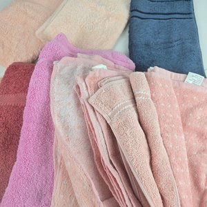Lote de Toallas de Baño Variedad de Colores y Diseños - imagen 2