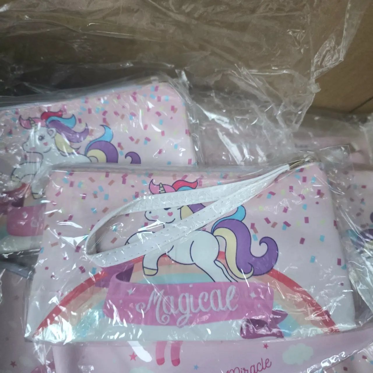 Lote de cartucheras con diseño unicornio - imagen 2