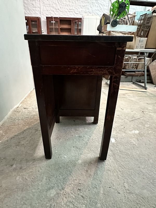 Mueble de escritorio en madera - imagen 6