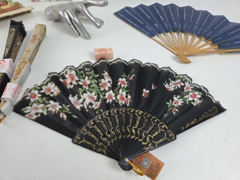 Lotes de abanicos con diseños y colores variados - imagen 3
