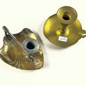 Dos Palmatorias Antiguas de Bronce y Metal Plateado - imagen 2
