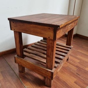 Mesa de Arrimo Rústica de Madera Castaño con Estante Inferior - imagen 3
