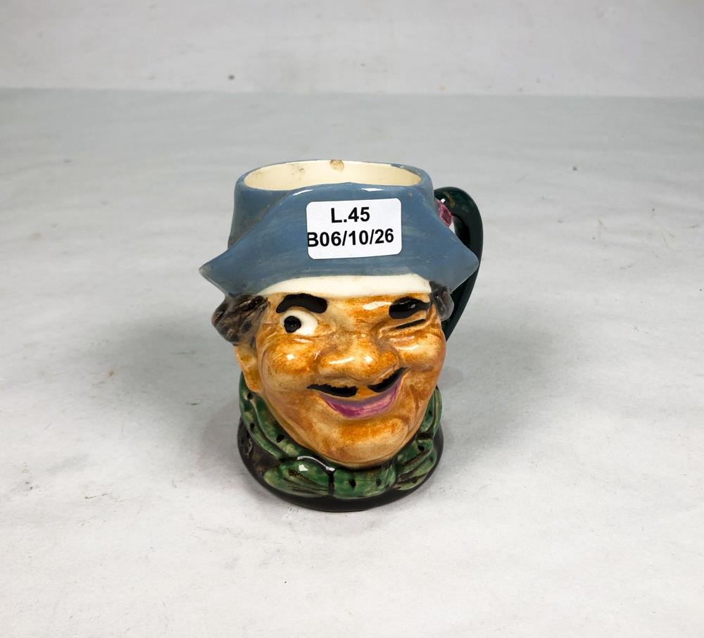 Jarra de Porcelana con Rostro de Caballero, 10 cm