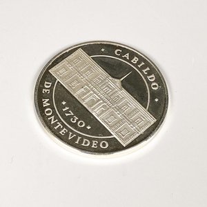 Lote siguiente: Moneda Conmemorativa Plata 250 Años Fundación de Montevideo 1730-1980