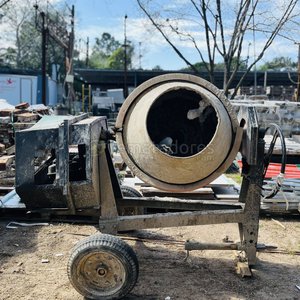 Hormigonera a nafta con motor y ruedas - imagen 4