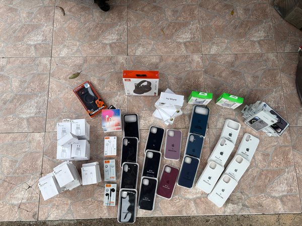 Lote de Accesorios para Celular y Electrónica Varios