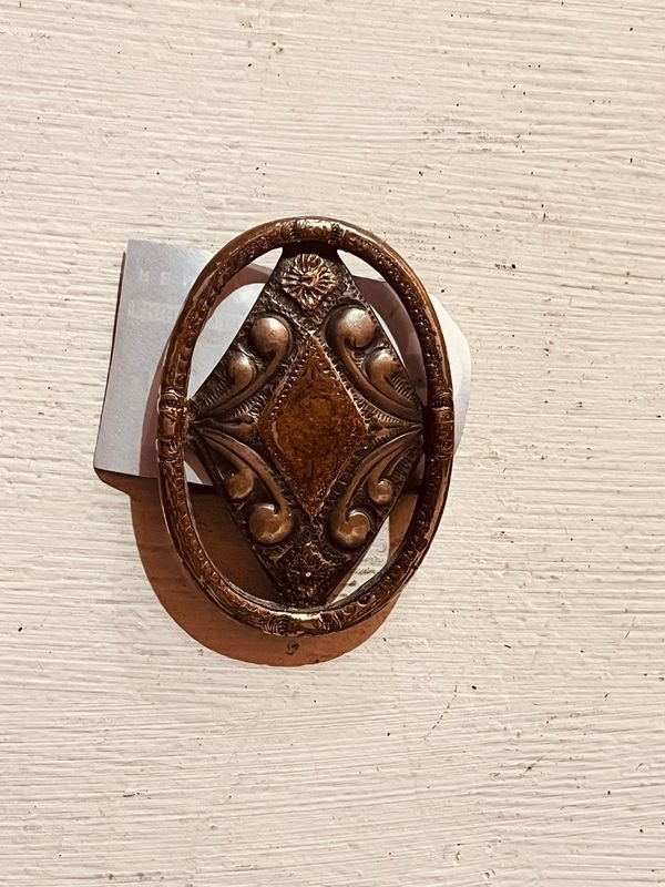 Lote anterior: Pieza de joyería con hebilla en plata y oro
