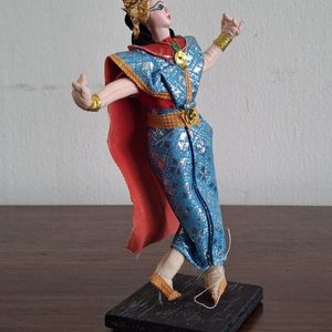 Lote de 3 Miniaturas Persas y Muñeca Tailandesa de Danza - imagen 4
