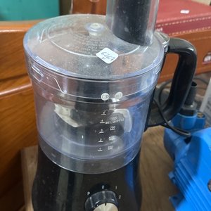 Lote siguiente: Juguera Eléctrica Negra