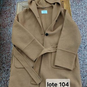 Lote siguiente: Tapado de Paño Camel Zara Talle 13-14