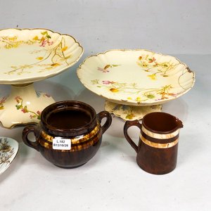 Conjunto de Porcelana: 2 Centros de Mesa, Jarrita, Azucarero y Salsera - imagen 3