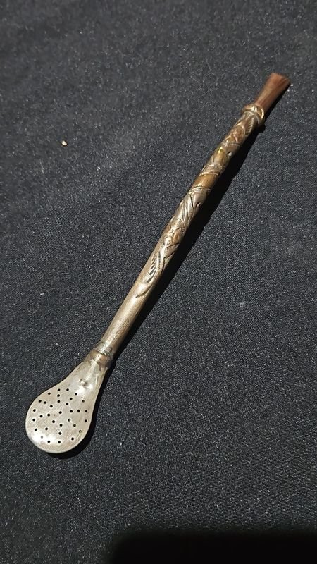 Bombilla para Mate Curva en Plata y Oro con Grabados