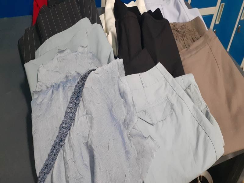 Lote de 40 Polleras Varias de Mujer