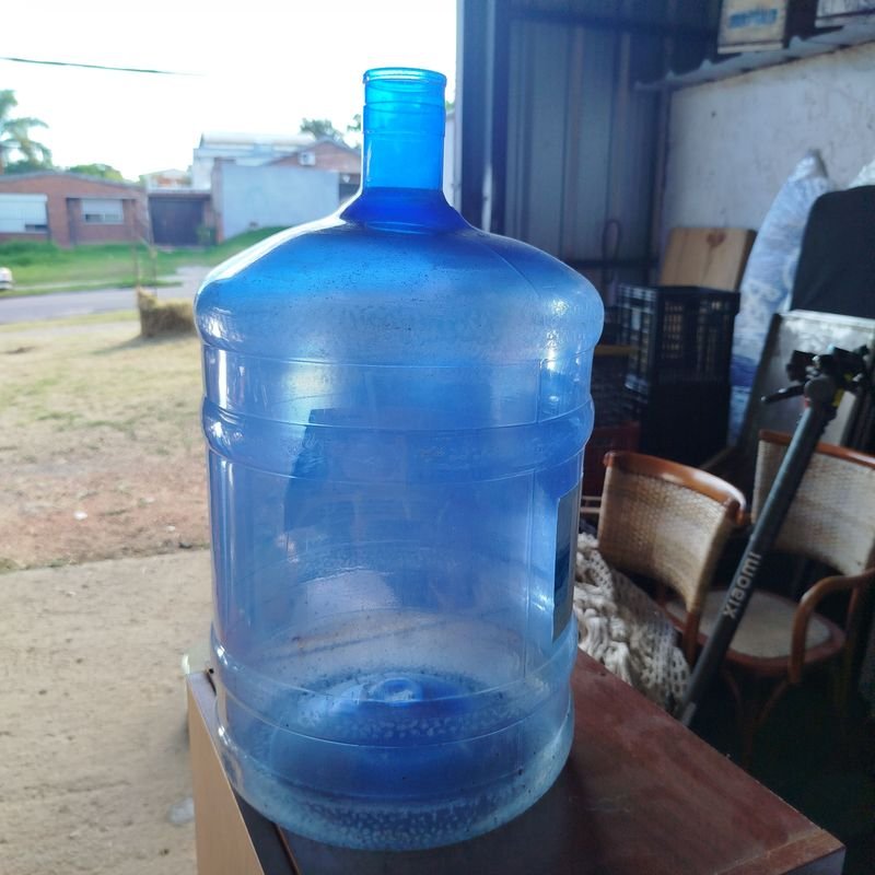 Botellas de agua en plástico para dispensador - imagen 3