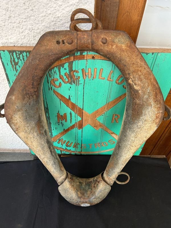 Lote siguiente: Pechera inglesa antigua en chapa perfecto estado - Venta de objetos antiguos