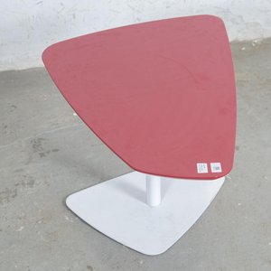 Mesa de Living Laqueada Roja con Pata Metálica Blanca - imagen 3