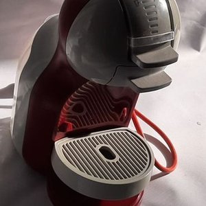 Cafetera Nescafé Dolce Gusto Roja y Blanca - imagen 2