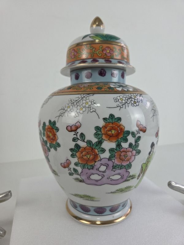 Potiche en porcelana oriental decorativa - imagen 4