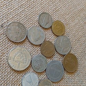 Lote de 12 Monedas Internacionales Variadas - imagen 2