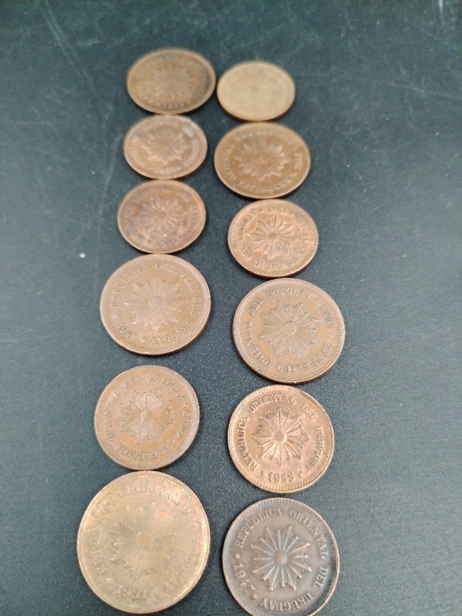12 Monedas Uruguay Antiguas de los Años 40