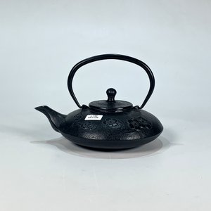 Lote anterior: Tetera de Hierro Fundido Negra con Decoración Floral y Colador