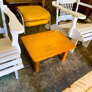 Sillón de Madera Blanco y Mesa Auxiliar Naranja - imagen 2