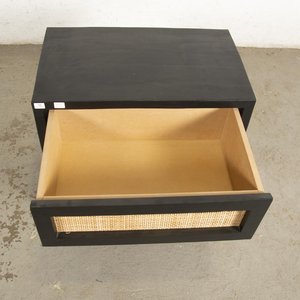 Mesa de Luz Negra con Cajón Esterillado y Detalle en Pata - imagen 2