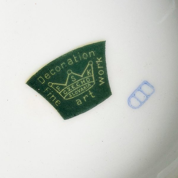 Plato de porcelana decorado con niños - imagen 4
