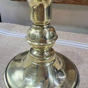 Candelero de Bronce Torneado con Base Circular - imagen 5