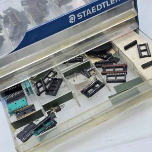 Organizador Staedtler con Componentes Electrónicos - imagen 2