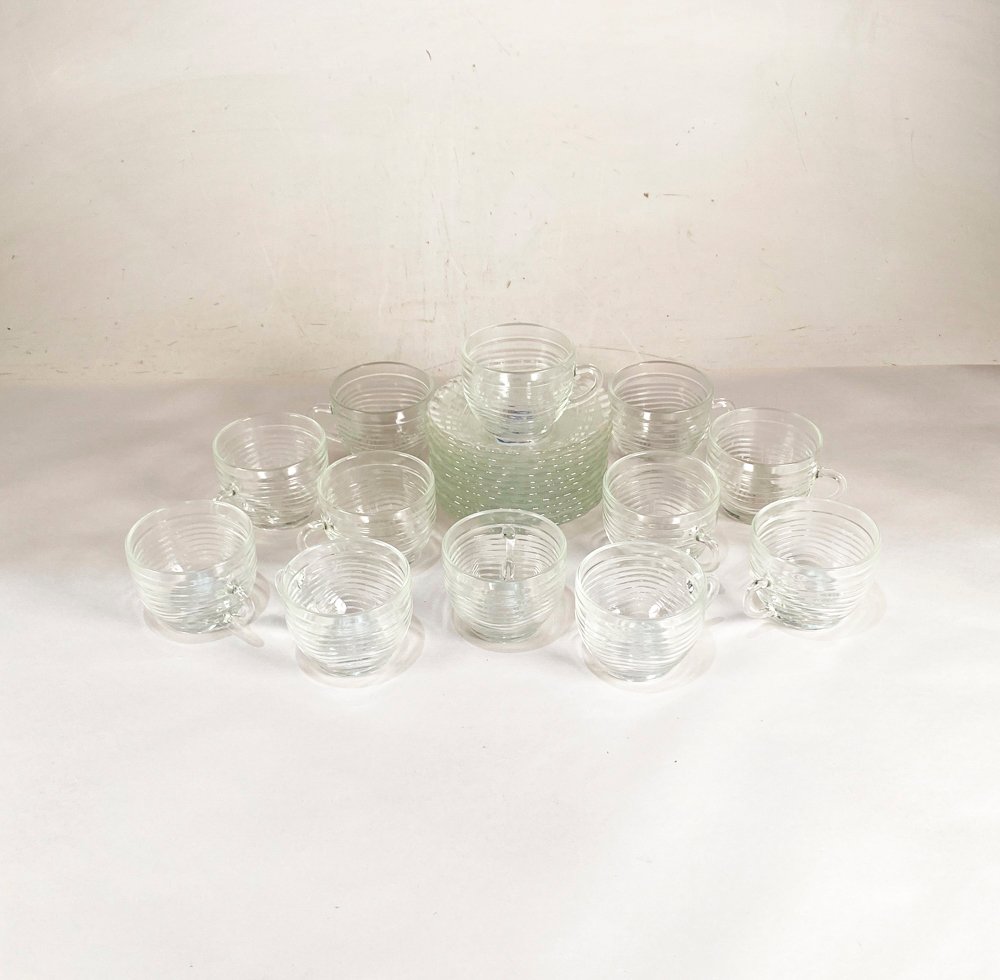 Juego de 12 Tazas y 12 Platos de Vidrio Hialino Tallado