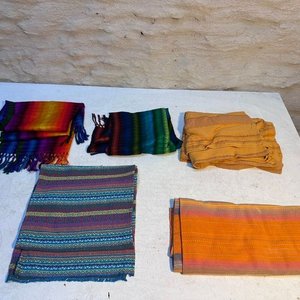 Lote anterior: Lote de Manteles y Camineros Tejidos de Colores Vivos