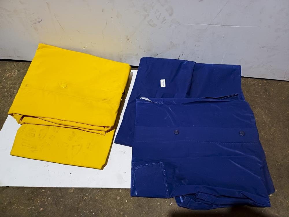 6 Pilotos Impermeables (3 Azules y 3 Amarillos)