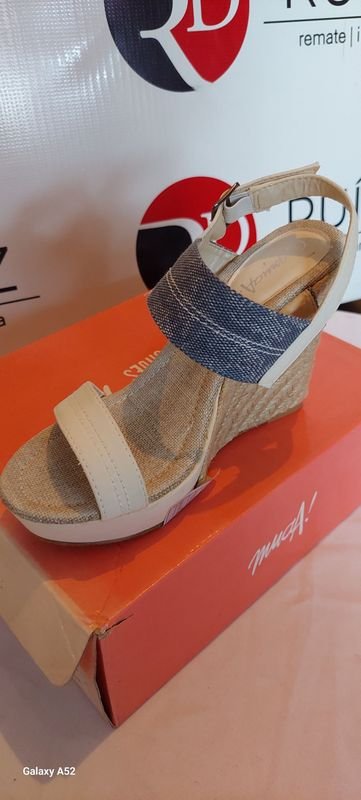 Calzado de Talla 38 en Buena Condición - imagen 2