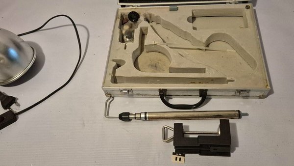 Maletín de Aluminio Porta Soporte Giratorio Dremel y Lámpara de Escritorio Articulada - imagen 2