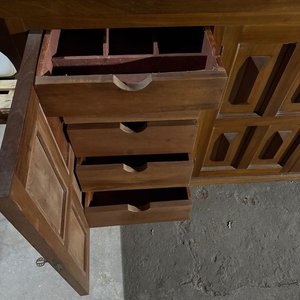 Mueble Aparador Laqueado en Madera Maciza con Estantes y Cajones - imagen 6