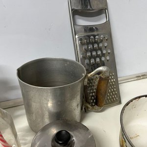 Lote de Vajilla y Utensilios de Cocina: Olla de Loza, Vasos de Vidrio, Compoteras y Más - imagen 9