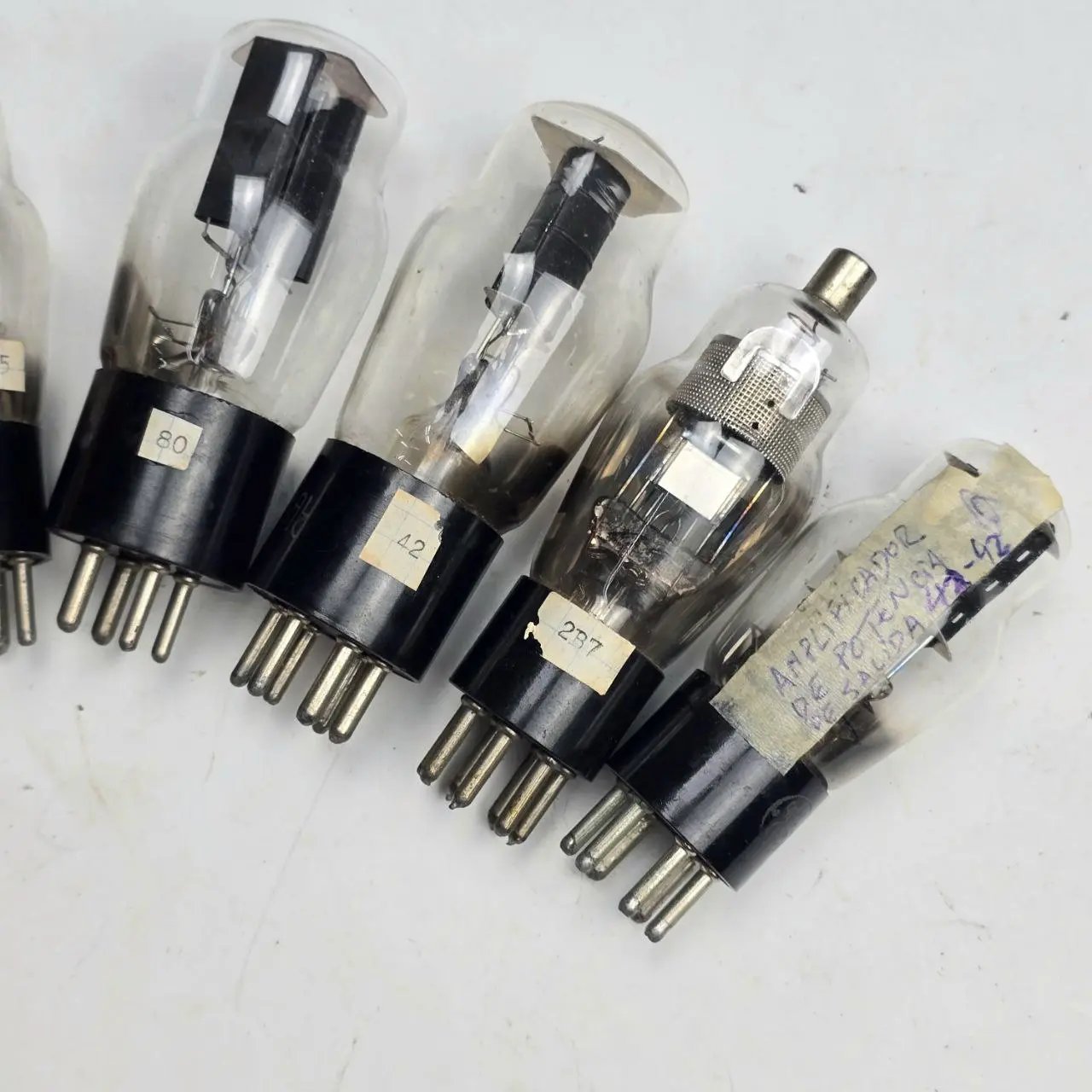 Item lote-32-valvulas-varias-x6 - Image 2