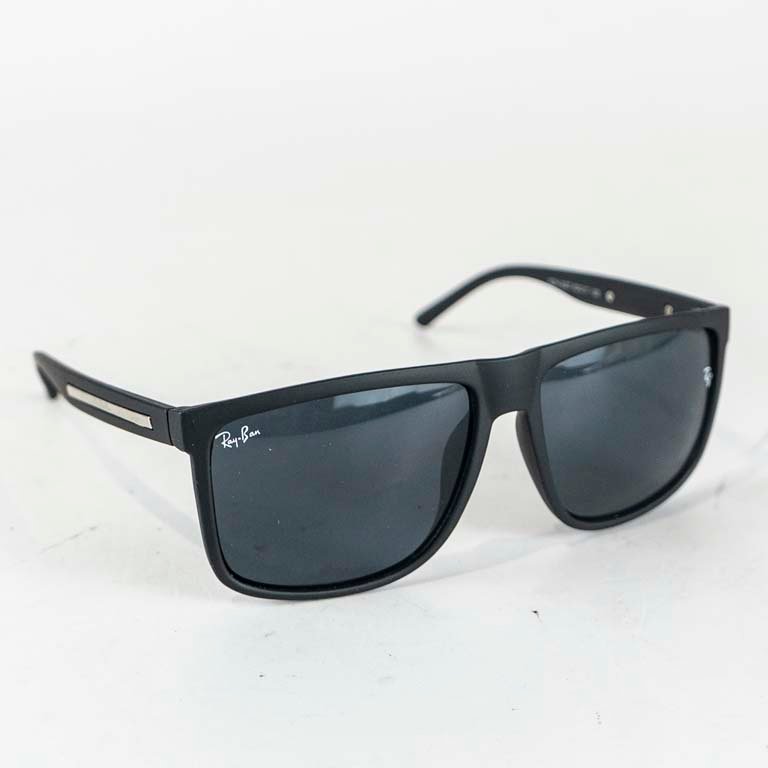 Lote anterior: Lentes de sol Ray-Ban negras con marco plateado